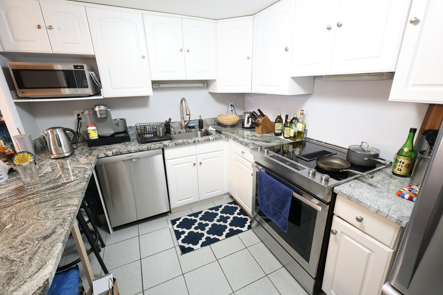 Building Photo - 45 Longwood Ave