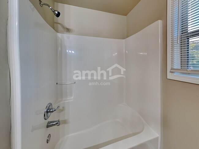 Building Photo - 748 York View Dr