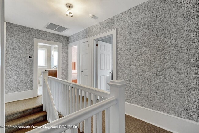 Building Photo - 1049 Norwood Ave