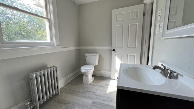 Building Photo - 330 Stafford St