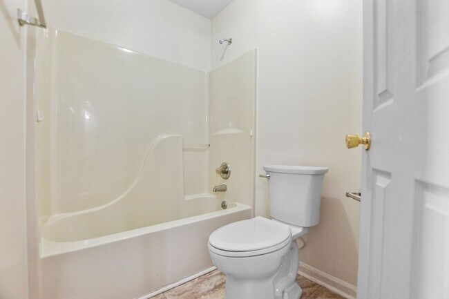 Building Photo - Three Bedroom in Sango!