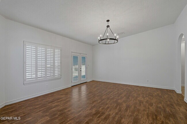 Building Photo - 232 Ave Mirador