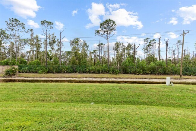 Building Photo - Sabal Springs Blvd