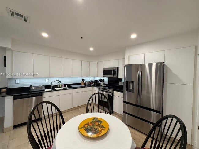 Building Photo - 201 Crandon Blvd