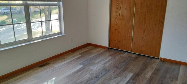 Front bedroom - 5313 Winthrop Dr