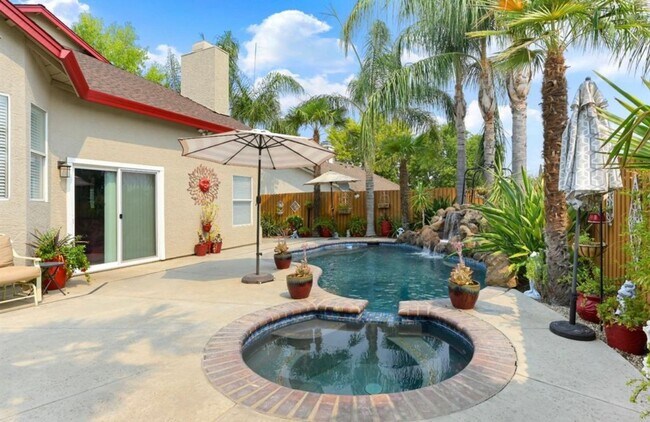 Building Photo - Beautiful Antelope Home with Private Pool | Available July 1st | $3,350/mo