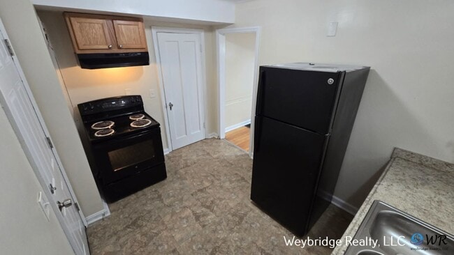 Building Photo - Cozy 2BD 1BTH Cape Cod in College Hill