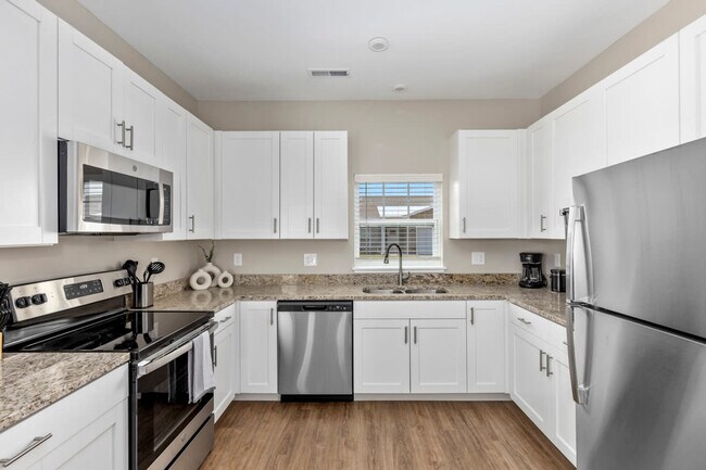 Building Photo - 5840 Fox Grape Ave