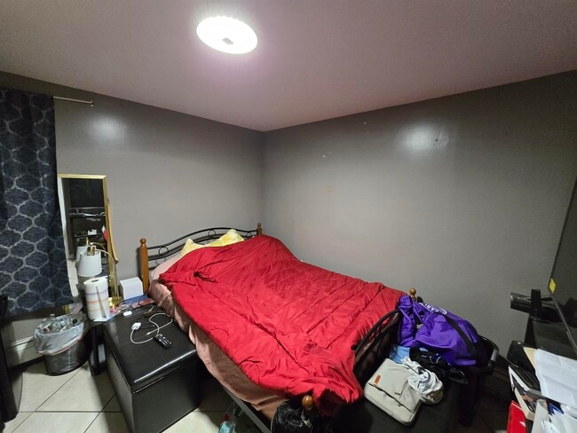 Building Photo - 1118 85th St