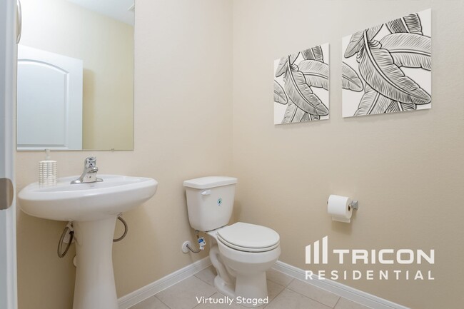 Building Photo - 301 Summer Horse Dr