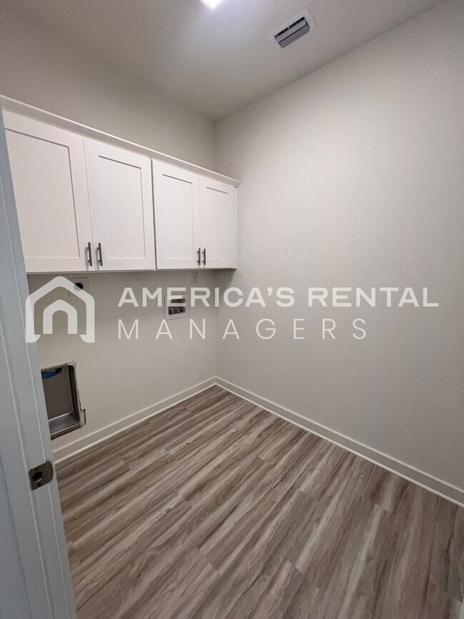 Building Photo - 21521 Tawny Lp