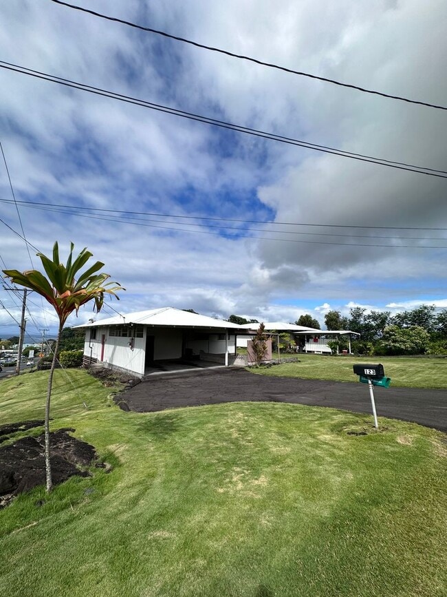 Building Photo - 123 Punahele St