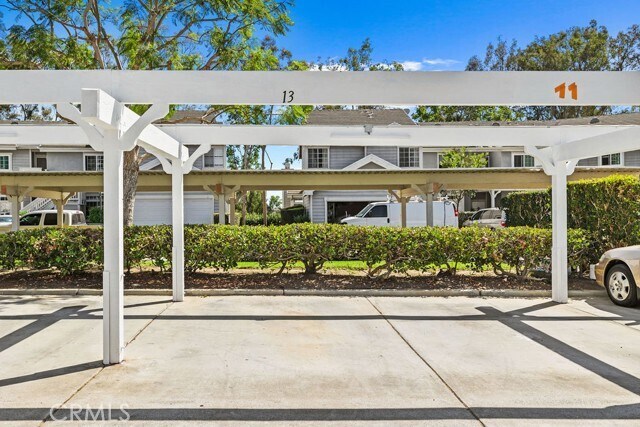Building Photo - 13 Campton Pl