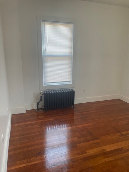 Dining Area - 150 Glenway St