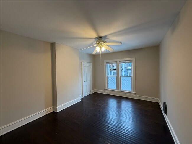 Building Photo - 166 E 3rd St