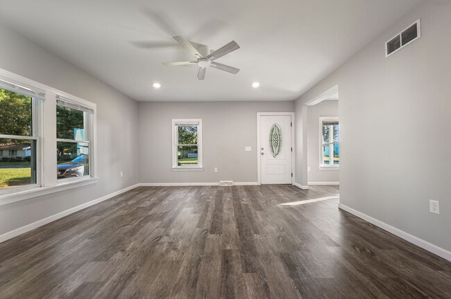 Building Photo - 107 Southern Blvd