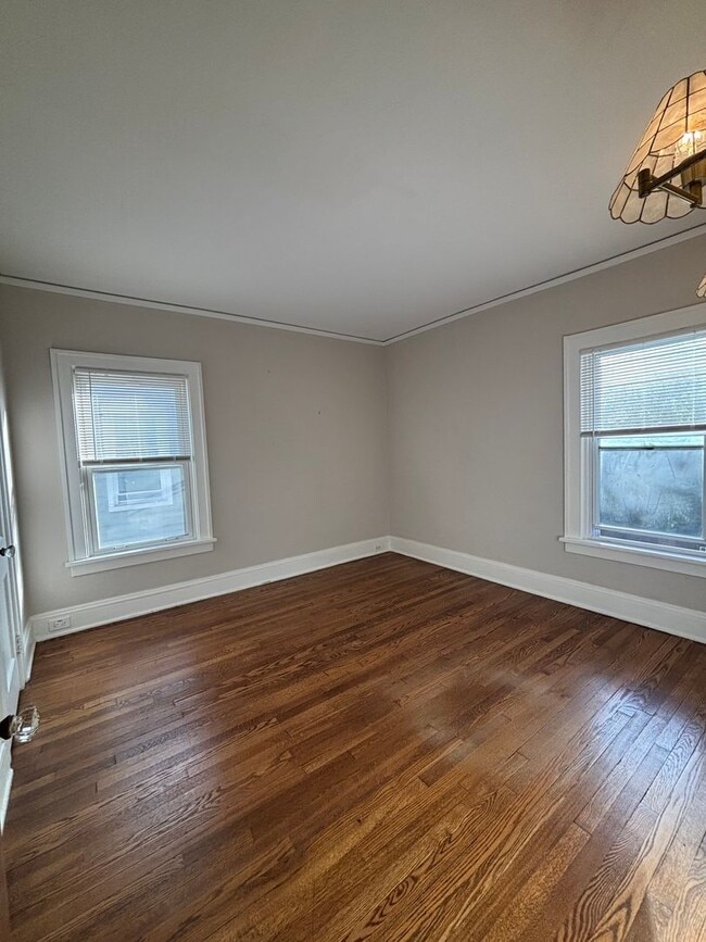 Building Photo - Charming 3-Bedroom Home in the Heart of Cl...