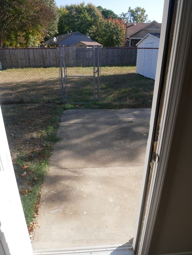 Building Photo - 6530 Jamestown Dr