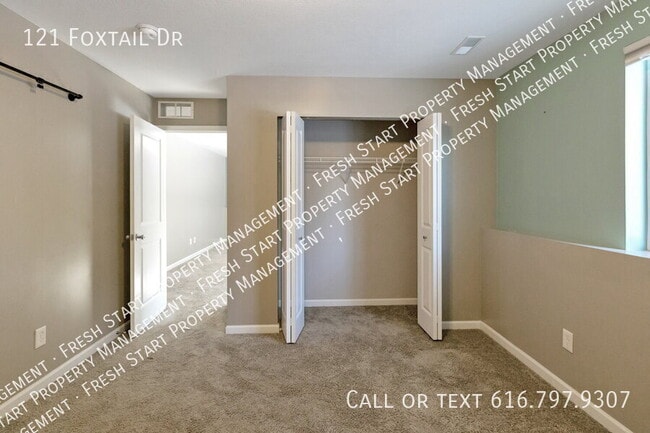 Building Photo - 121 Foxtail Dr