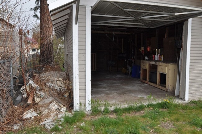 Building Photo - Single Family Home on Spokanes North Side!