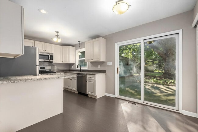 Building Photo - 16340 S McGrath Dr