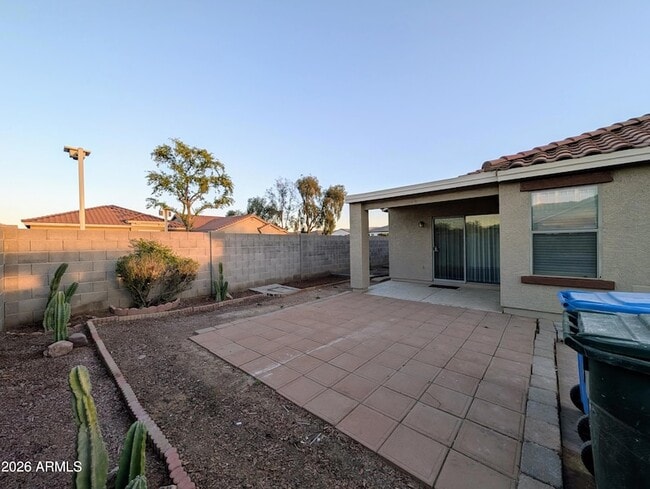 Building Photo - 2404 W Roeser Rd