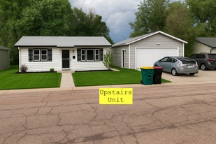 Building Photo - 943 Raymond Pl