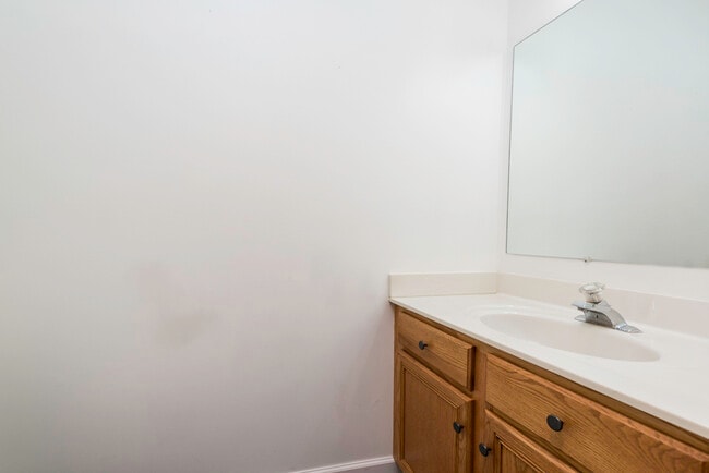 Building Photo - 686 Chippewa Cir