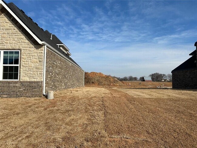 Building Photo - 3100 SW Lovely Ln