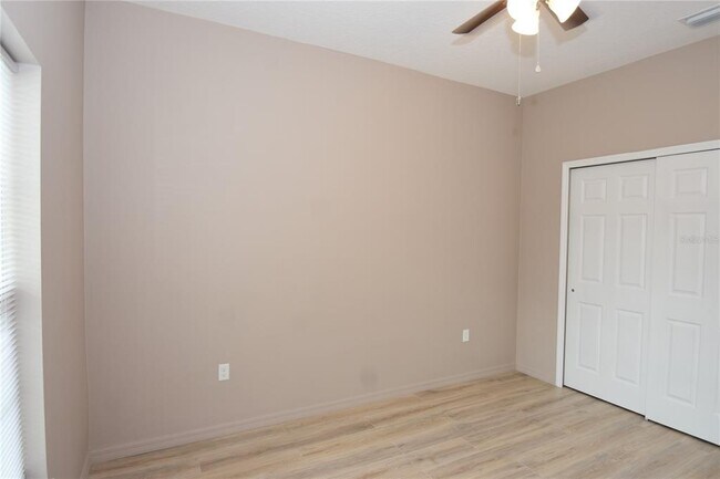 Building Photo - 2 Rae Pl