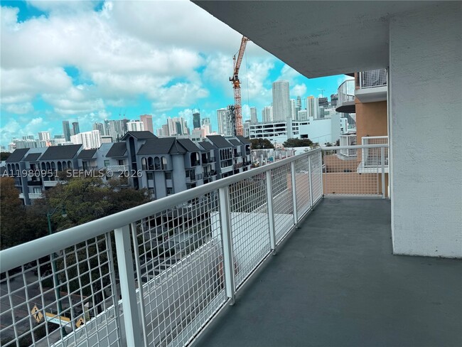Building Photo - 900 SW 8th St