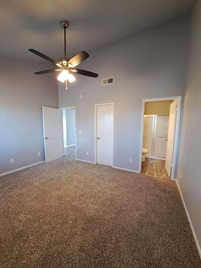 Building Photo - 3302 W Shields Ave