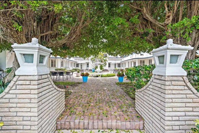 Building Photo - 320 Inlet Way