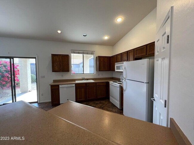 Building Photo - 6647 E Red Hawk St