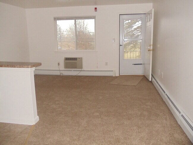 Building Photo - 430 W 8th St