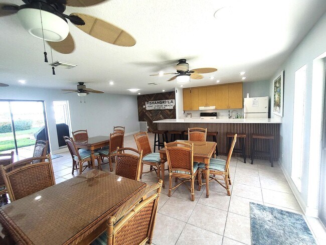 Building Photo - 1300 Seaway Dr