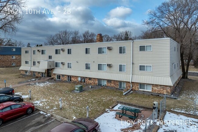 Building Photo - 1624 10th Ave