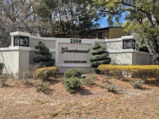 Building Photo - 2508 SW 35th Pl