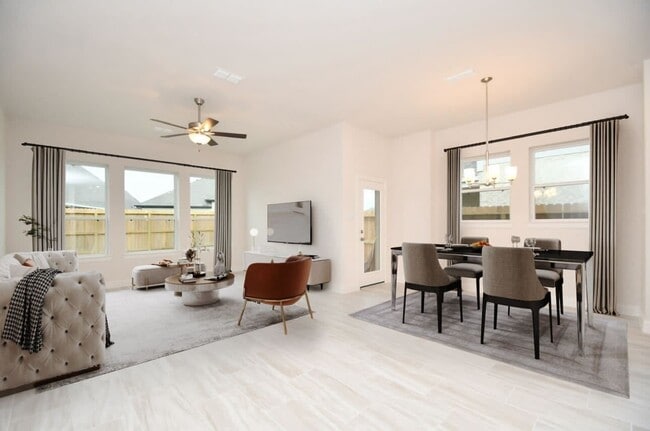 Building Photo - 146 Amaranth Wy