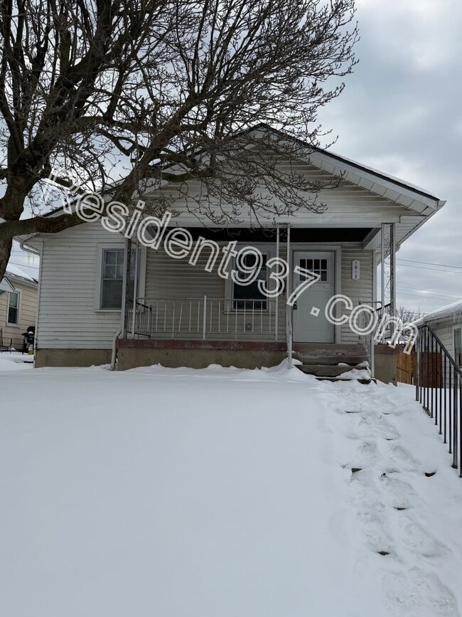 Building Photo - Updated 3 bed 1 bath home