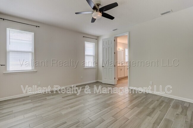 Building Photo - 262 Little Bear Run