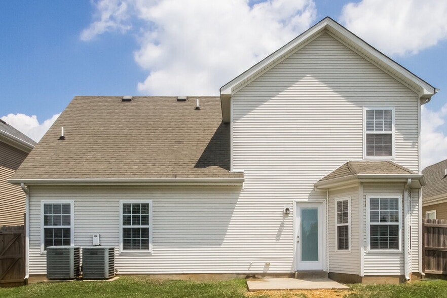 Building Photo - 2636 Apostle Ln