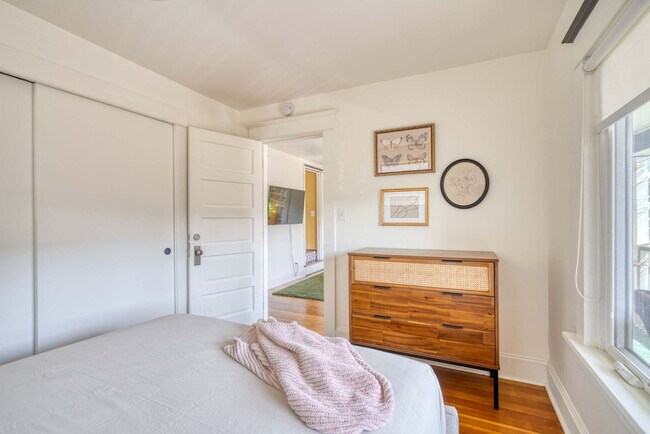 Building Photo - 1235 N Prescott St