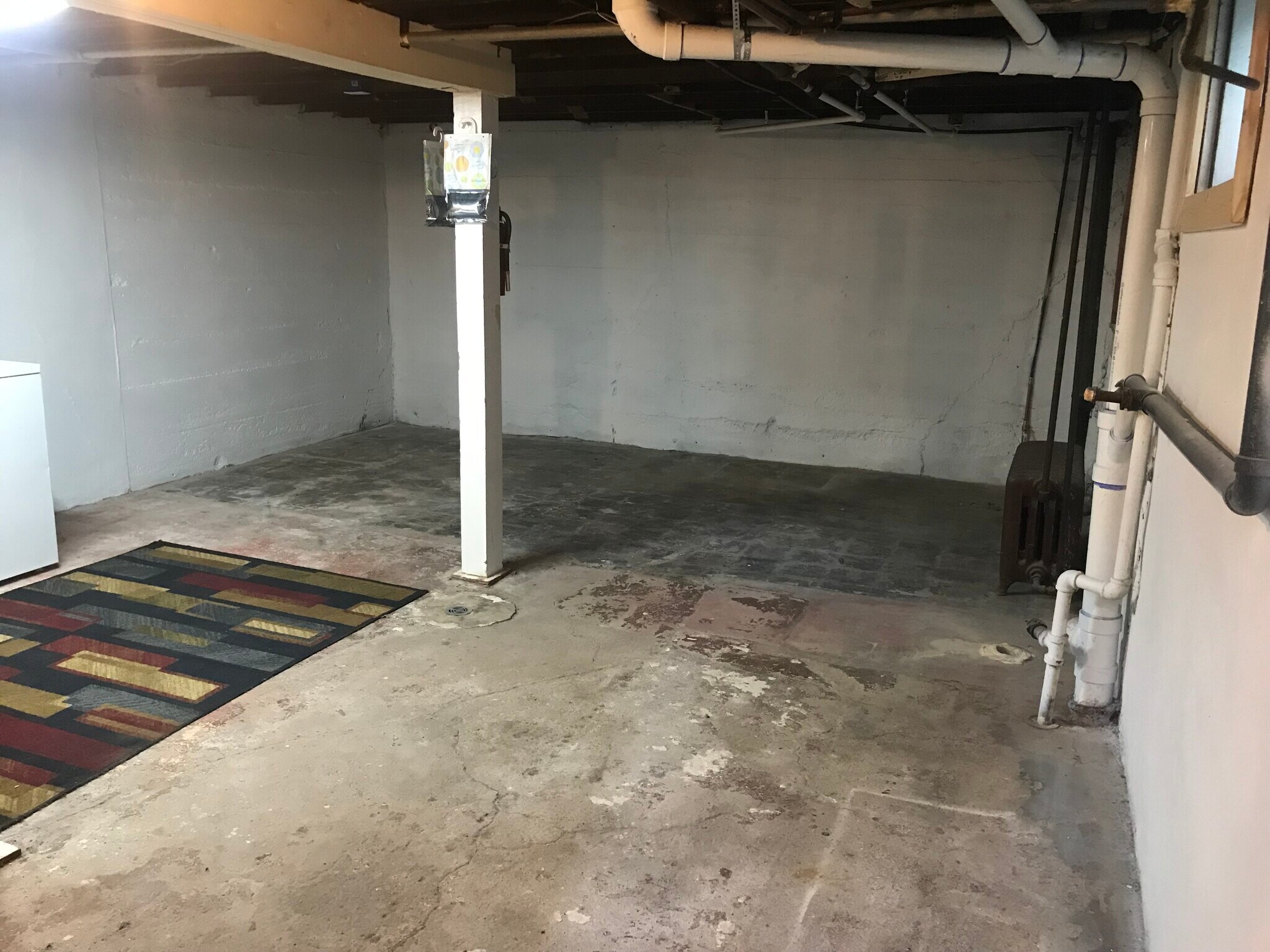 Building Photo - 415 9th St S