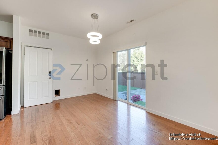 Building Photo - 1521 50th St NE