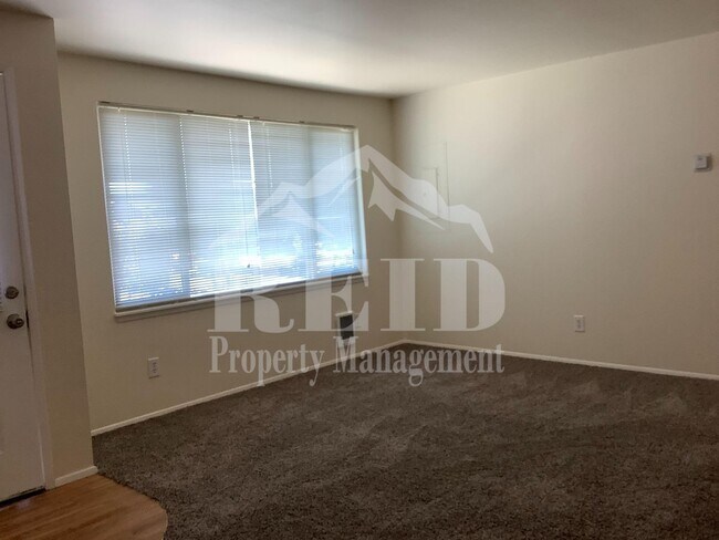 Building Photo - 1054 Callahan Dr