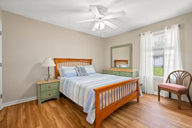 Building Photo - 270 Silver Lake N