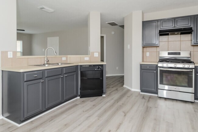 Building Photo - 7318 Cypress Pr Dr