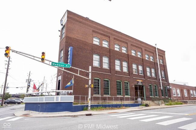 Primary Photo - 501 Madison Ave
