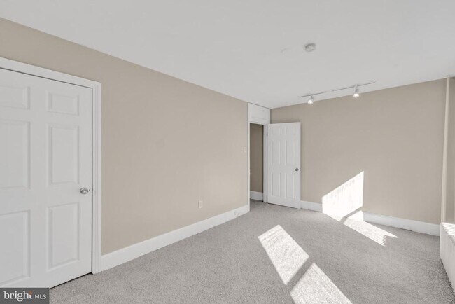 Building Photo - 4413 Baker St